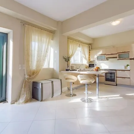 Appartement Lotza Estate 1
