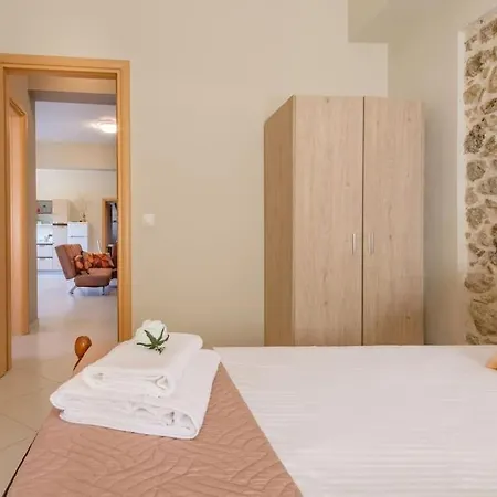 Apartment Lotza Estate 1 *
