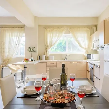 Appartement Lotza Estate 1 *