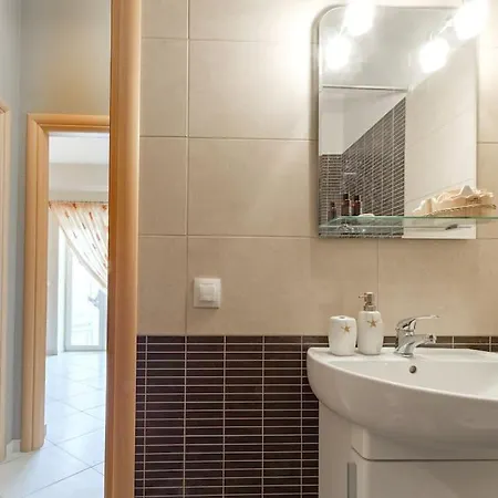 Lotza Estate 1 Apartment Kynopiastai